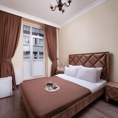 Taxim Cool Hotel Istanbul Bagian luar foto