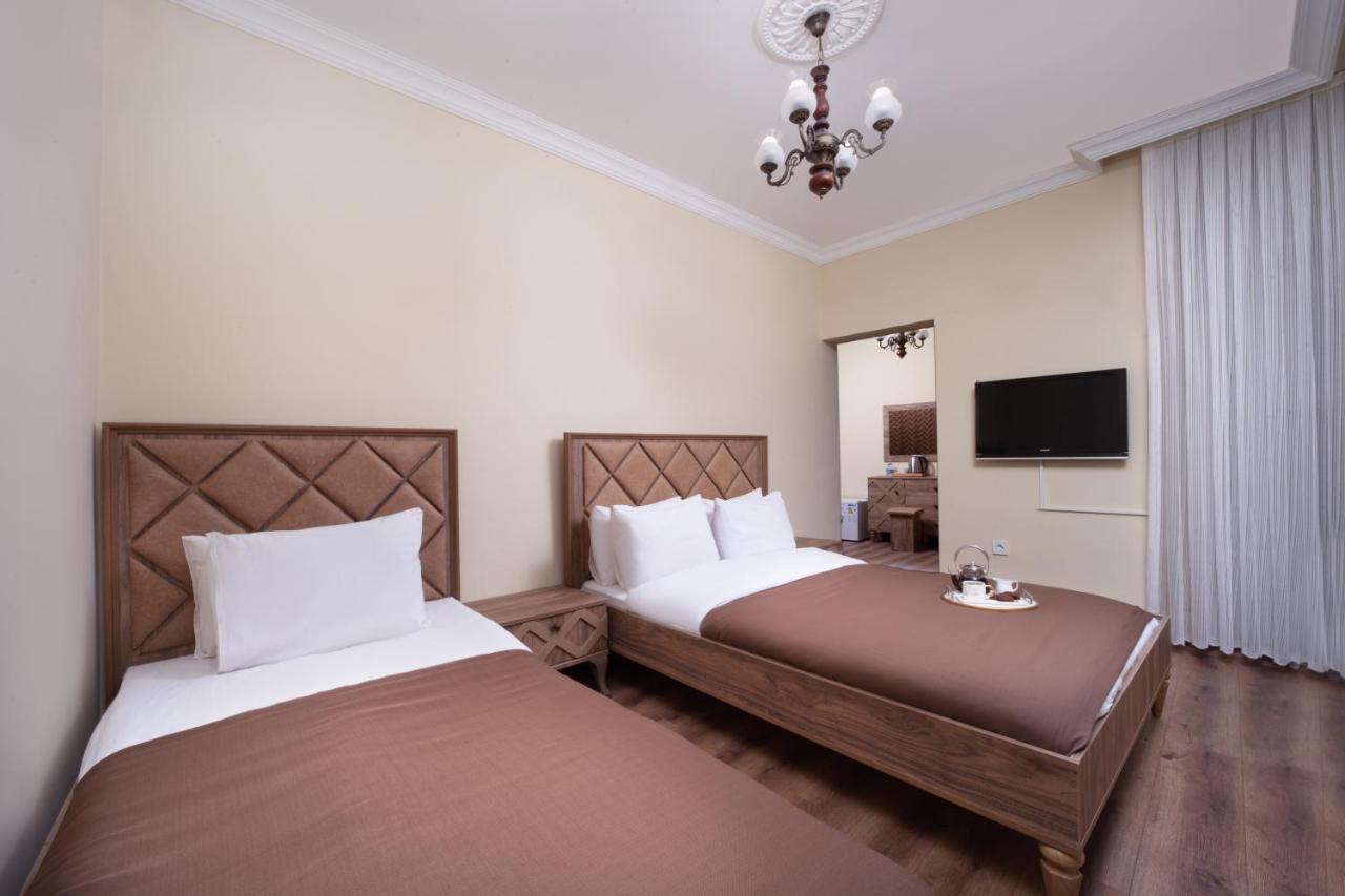 Taxim Cool Hotel Istanbul Bagian luar foto