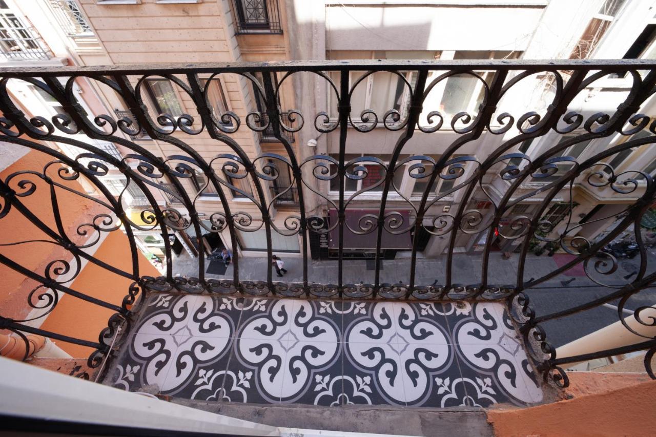 Taxim Cool Hotel Istanbul Bagian luar foto